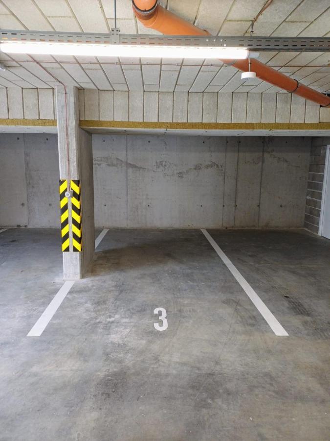 New Air-Conditioned Apartment 5 Minutes By Walk From The Airport With Free Garage Parking Братислава Экстерьер фото